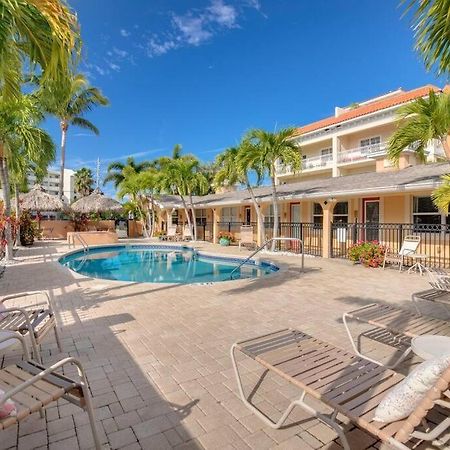 Walk To The Beach And Restaurants! - Coconut Villa'S Suite 2 St. Pete Beach Eksteriør billede