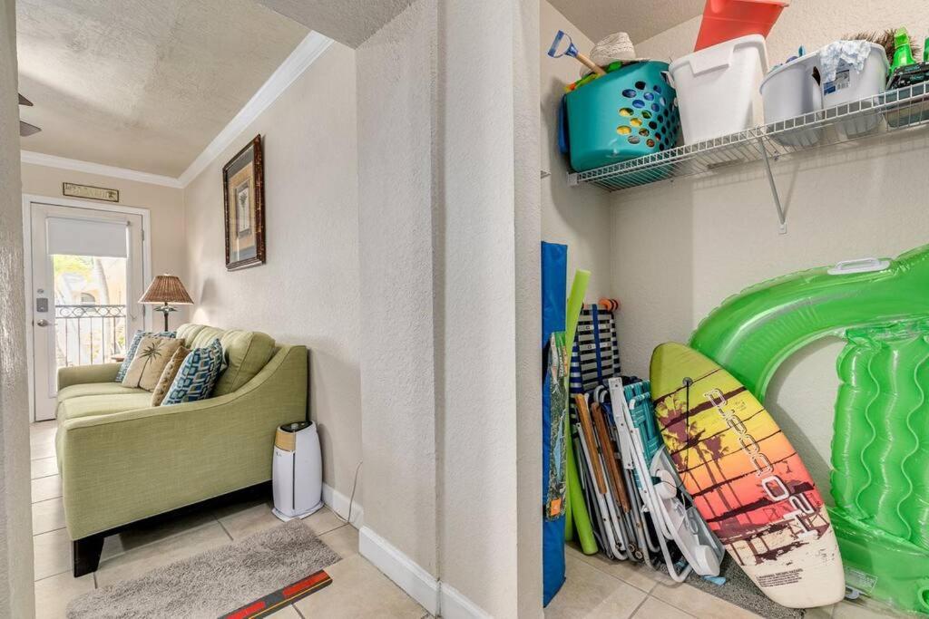 Walk To The Beach And Restaurants! - Coconut Villa'S Suite 2 St. Pete Beach Eksteriør billede