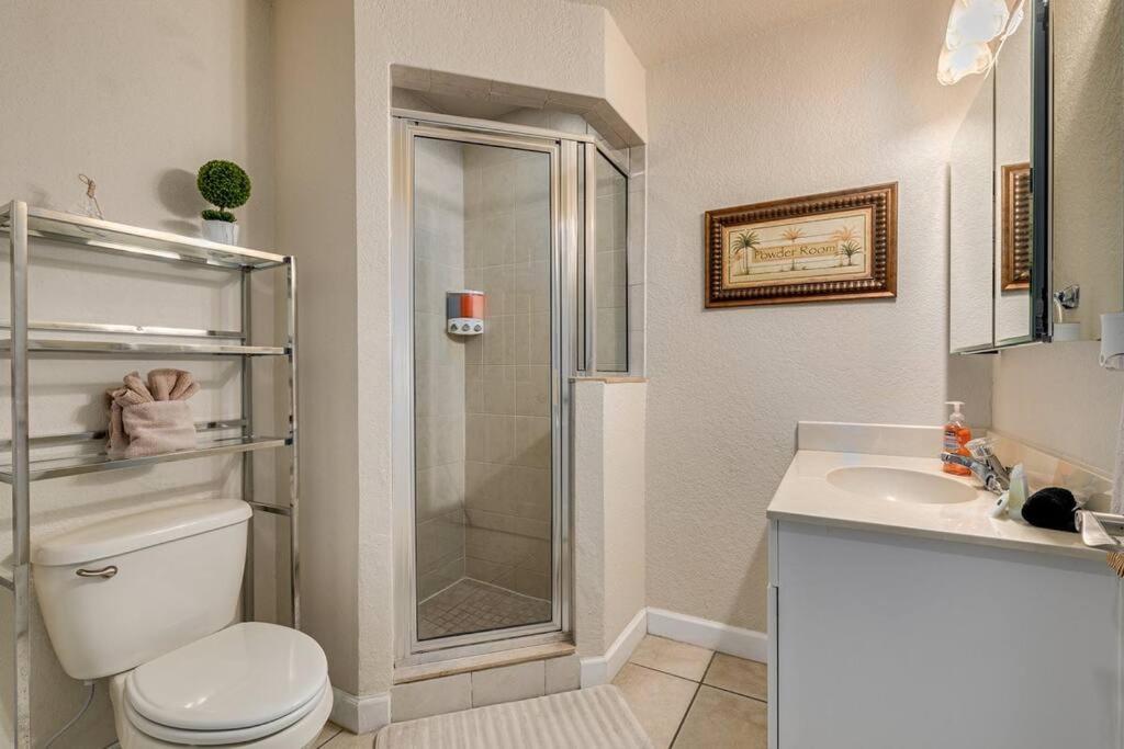 Walk To The Beach And Restaurants! - Coconut Villa'S Suite 2 St. Pete Beach Eksteriør billede